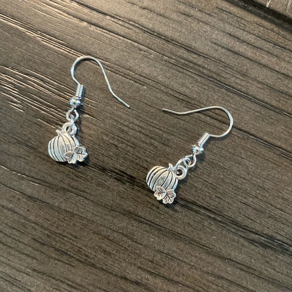 Handmade Fall/Halloween Earrings - Picture 2 of 3